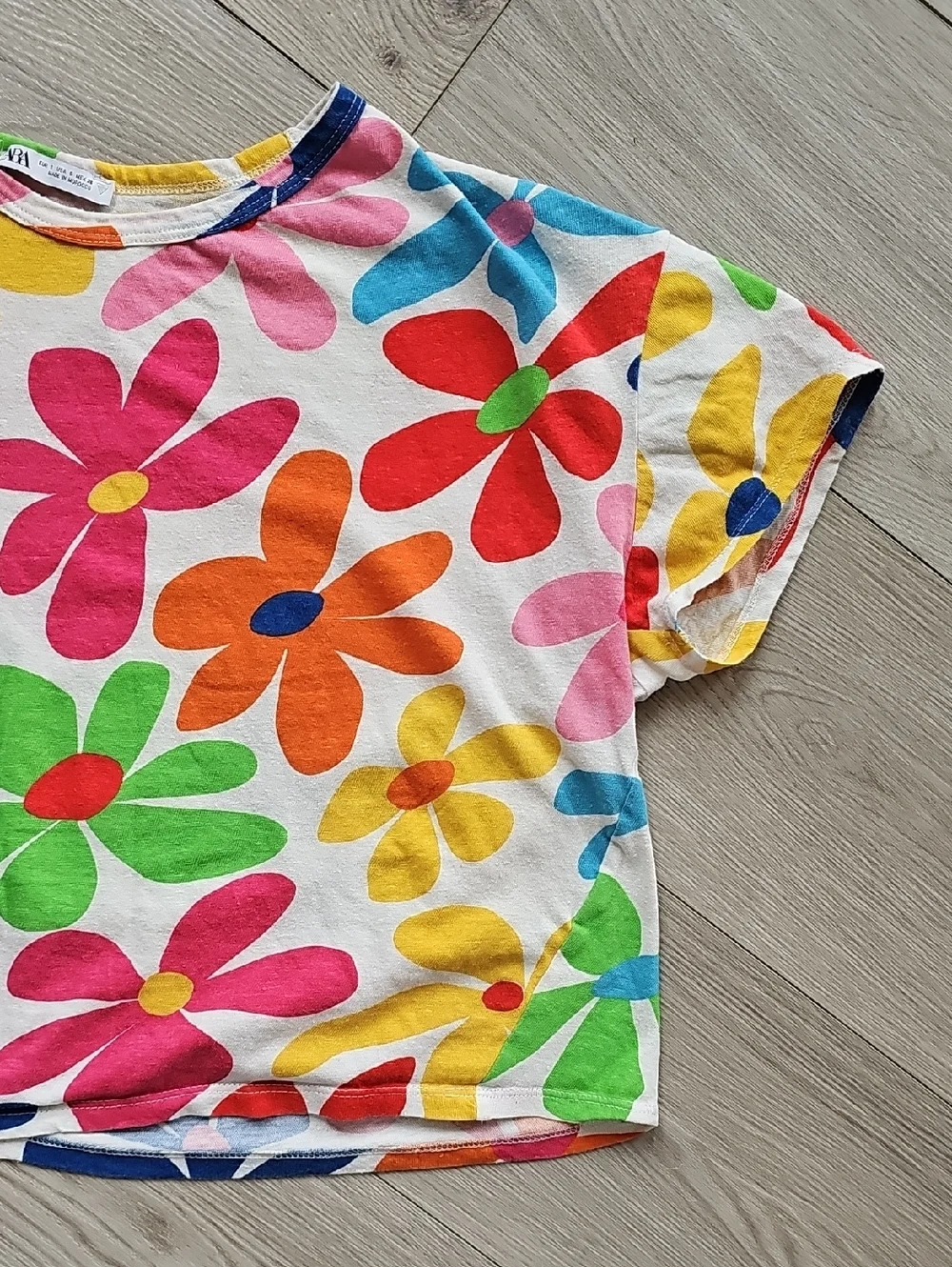 Zara Bright Floral Diagonal Seam Boxy Cropped Tee, Small - Picture 3 of 11